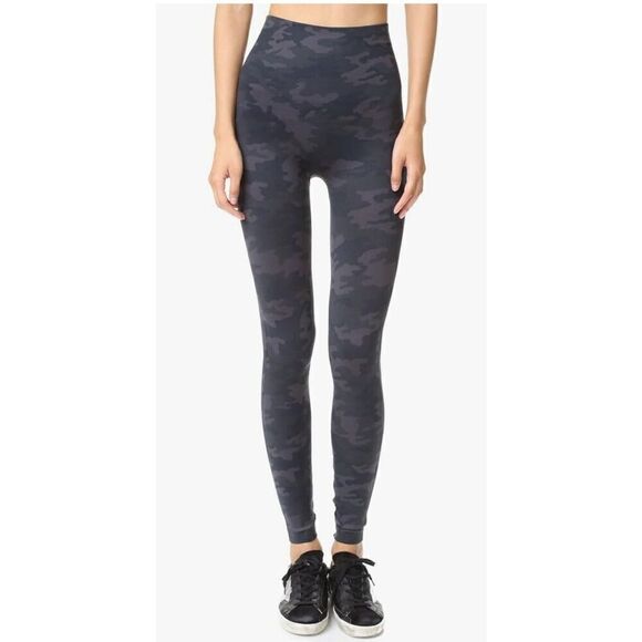 Spanx Look at Me Now Seamless Leggings in Black & Grey Camo Size XL - Picture 3 of 8